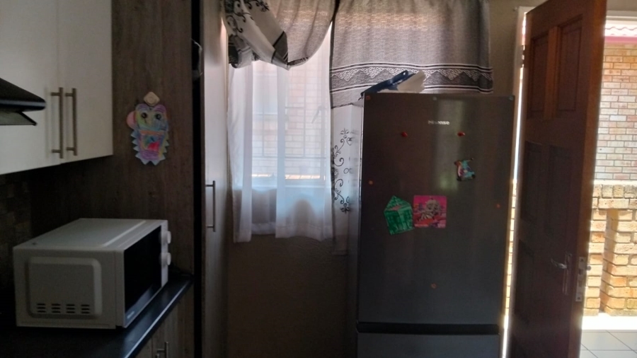 1 Bedroom Property for Sale in Rustenburg Central North West